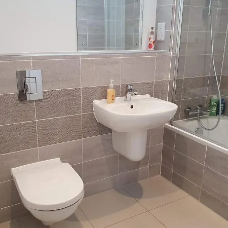 Daire Cooperage Court By Cliftonvalley Bristol